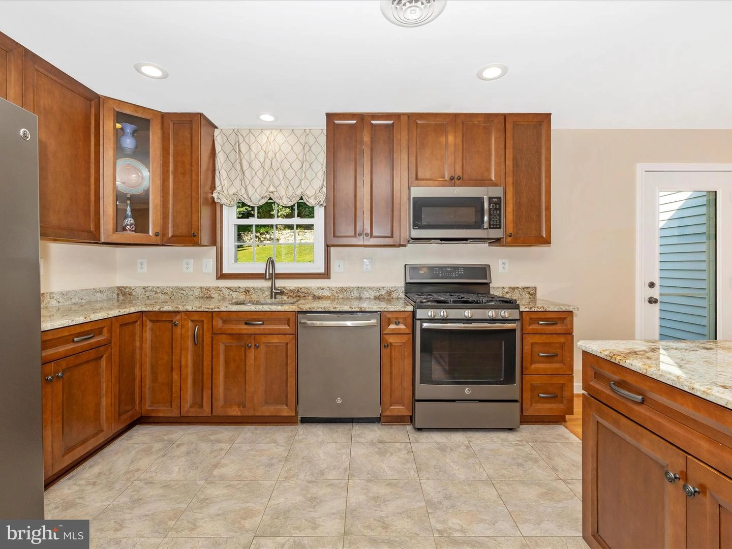 Kitchen - 9028 Hamburg Rd, Frederick, MD 21702 photo 5 of 7