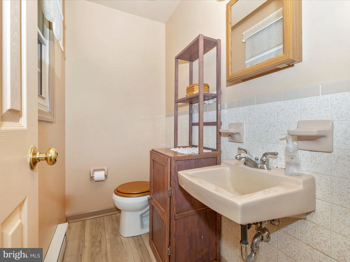 Bath - 9028 Hamburg Rd, Frederick, MD 21702 photo 1 of 5