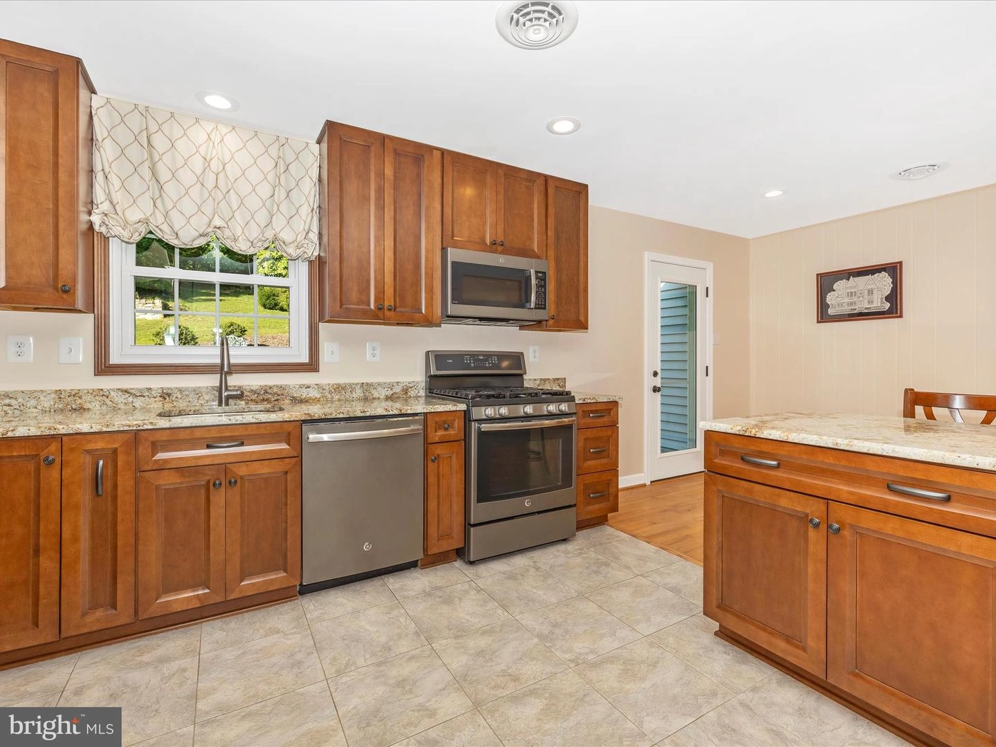 Kitchen - 9028 Hamburg Rd, Frederick, MD 21702 photo 6 of 7