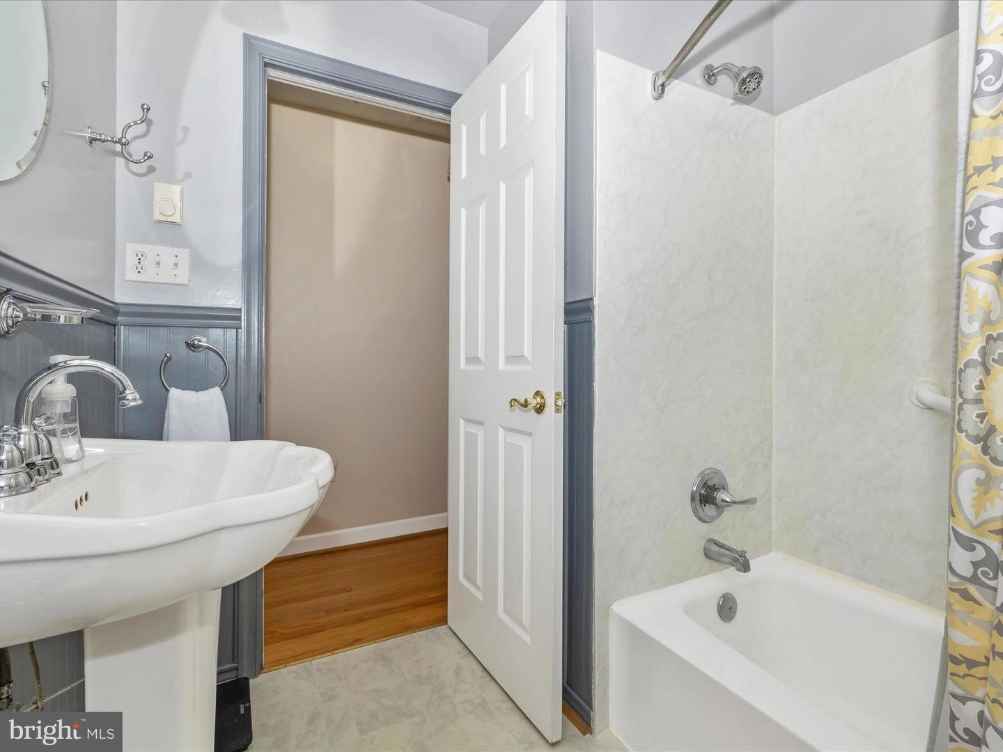 Bath - 9028 Hamburg Rd, Frederick, MD 21702 photo 3 of 5