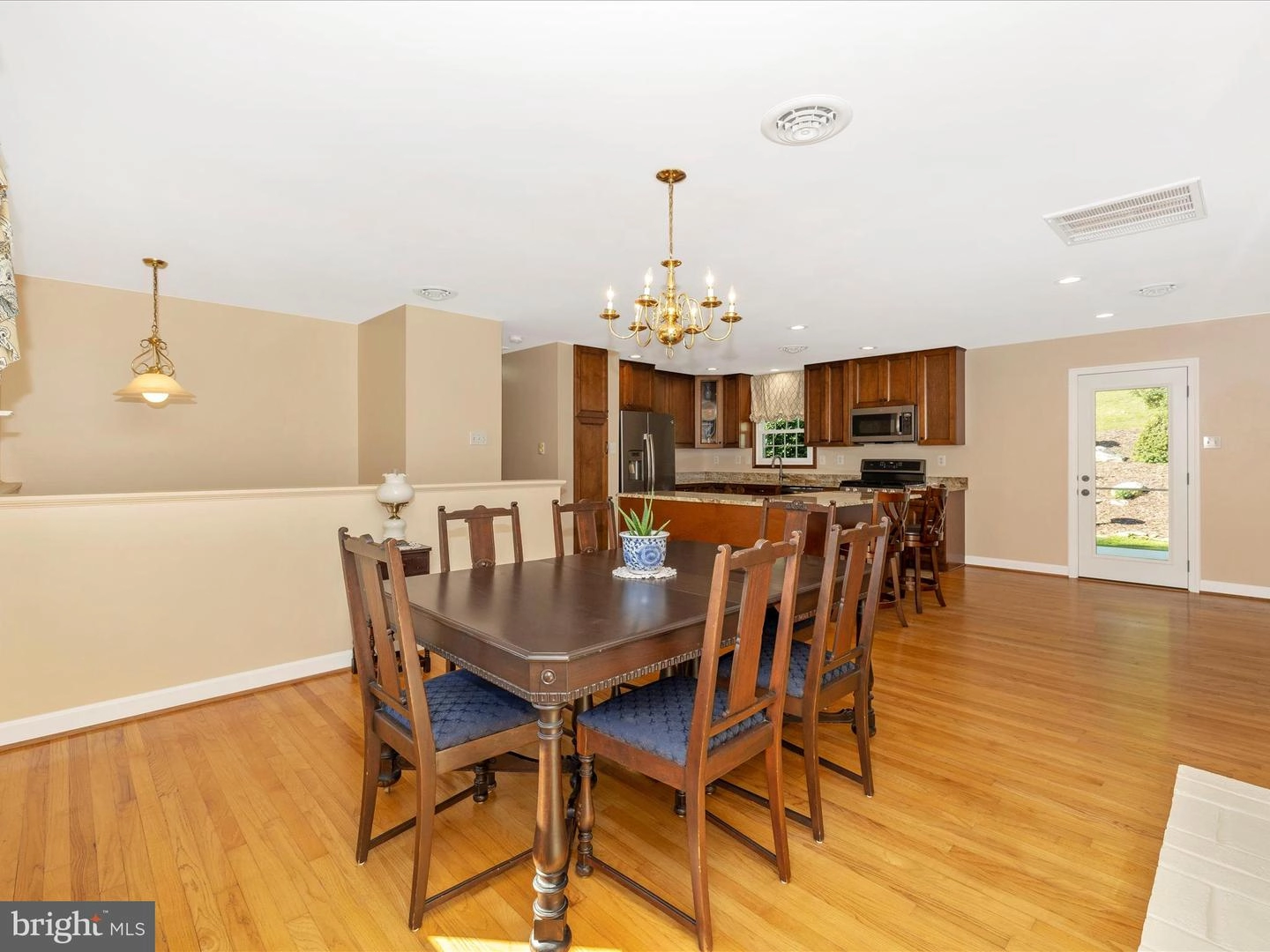 Dining - 9028 Hamburg Rd, Frederick, MD 21702 photo 4 of 4