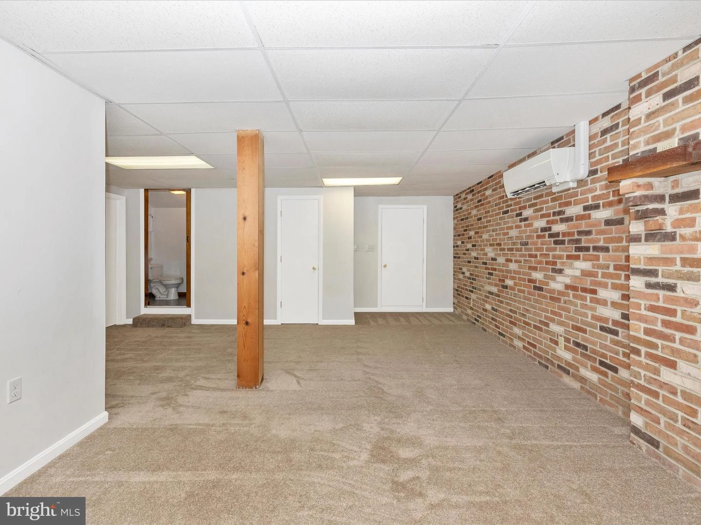 Living - 9028 Hamburg Rd, Frederick, MD 21702 photo 10 of 11