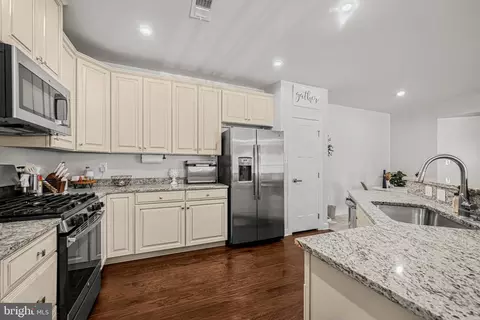 5742 Meadowood St #103, New Market, MD 21774