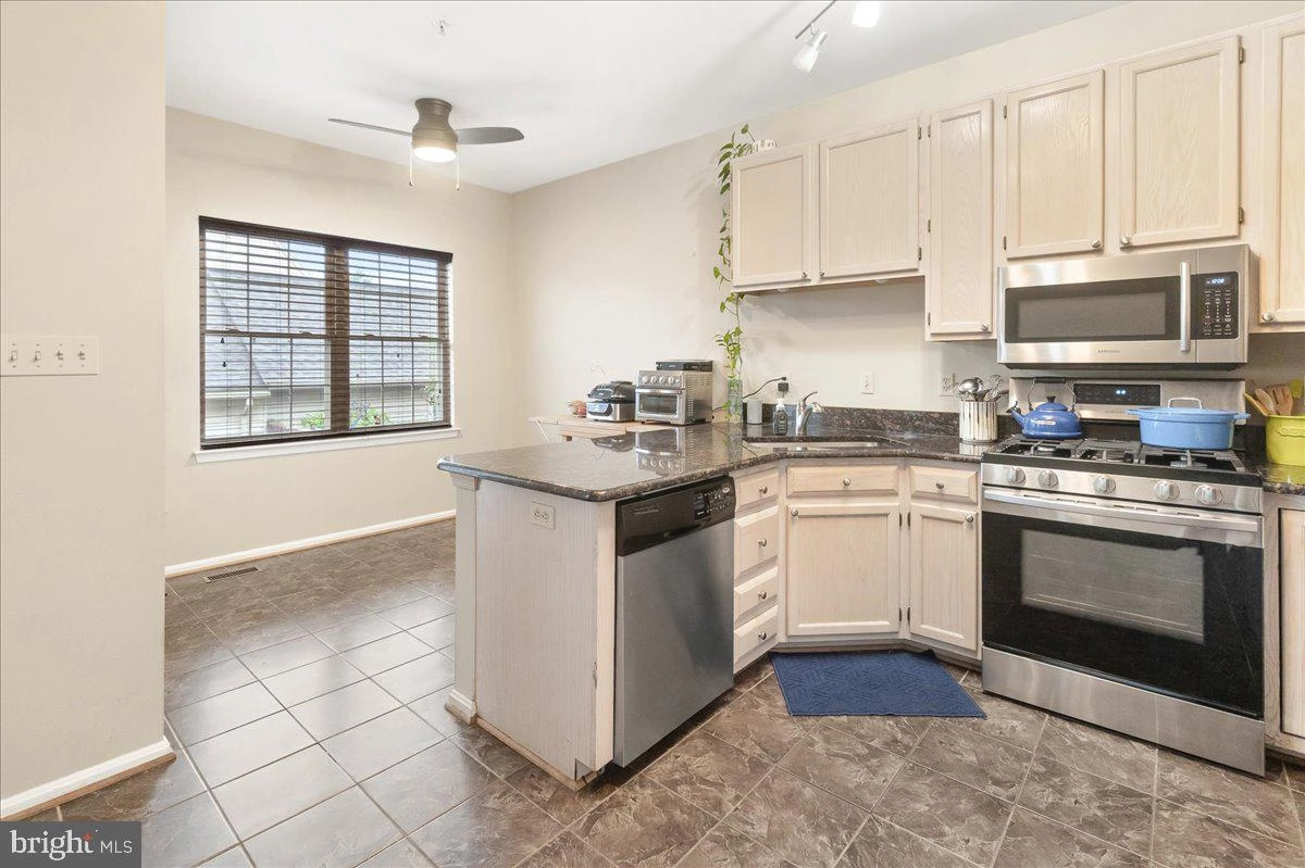 2238 Bear Den Rd, Frederick, MD 21701 photo 7