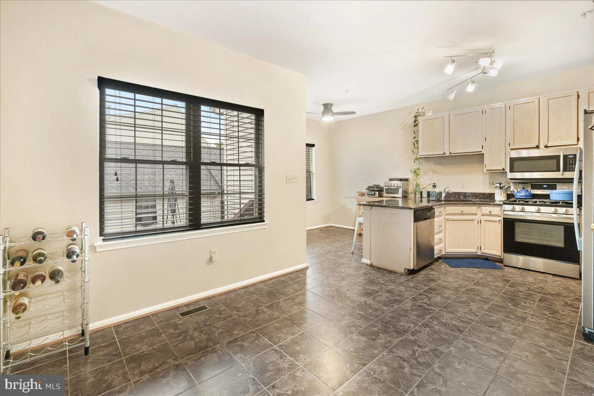 2238 Bear Den Rd, Frederick, MD 21701 photo 10