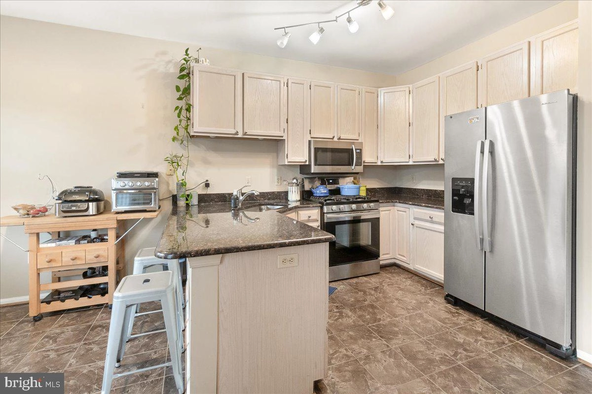 2238 Bear Den Rd, Frederick, MD 21701 photo 6