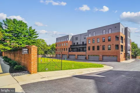 210 E Second St #301, Frederick, MD 21701