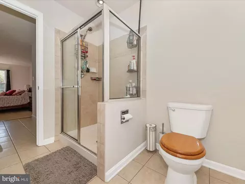 Bath - 2256 W Greenleaf Dr, Frederick, MD 21702 photo 2 of 4