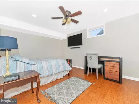 Bedroom - 2256 W Greenleaf Dr, Frederick, MD 21702 photo 6 of 7