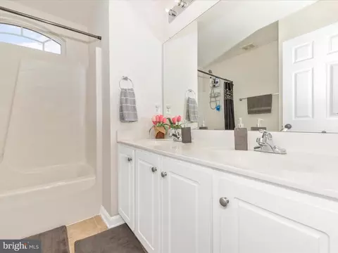 Bath - 2256 W Greenleaf Dr, Frederick, MD 21702 photo 3 of 4