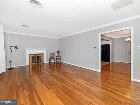 Living - 7 Fairview Ave, Frederick, MD 21701 photo 5 of 7