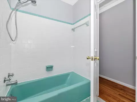 Bath - 7 Fairview Ave, Frederick, MD 21701 photo 4 of 4