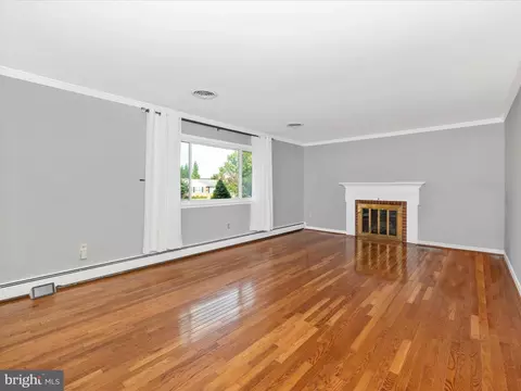 Living - 7 Fairview Ave, Frederick, MD 21701 photo 2 of 7