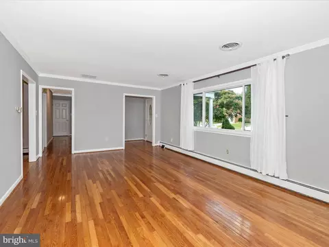 Living - 7 Fairview Ave, Frederick, MD 21701 photo 6 of 7