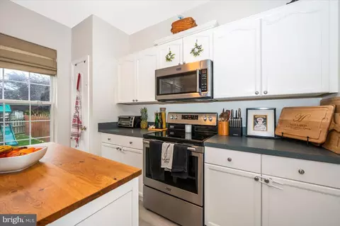 Kitchen - 9548 Kingston Pl, Frederick, MD 21701 photo 3 of 5
