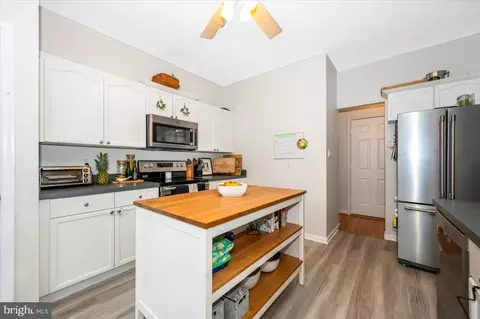 Kitchen - 9548 Kingston Pl, Frederick, MD 21701 photo 4 of 5