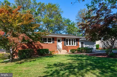 3886 Shadywood Dr, Jefferson, MD 21755