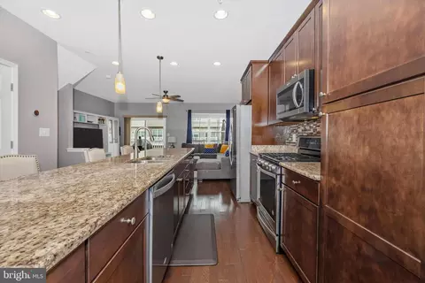 Entry Way - 6305 Posey St, Frederick, MD 21703 photo 6 of 8