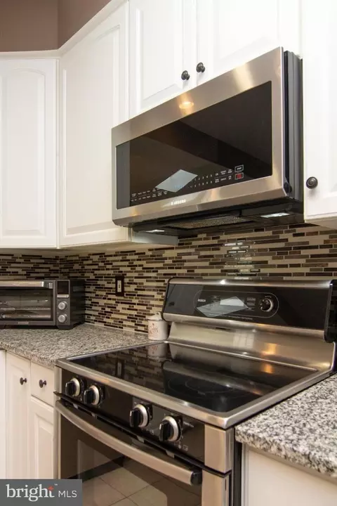 Kitchen - 1807 Rainbow Falls Ct, Frederick, MD 21702 photo 4 of 6