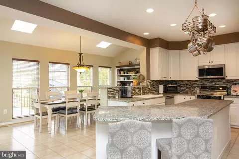 Kitchen - 1807 Rainbow Falls Ct, Frederick, MD 21702 photo 5 of 6