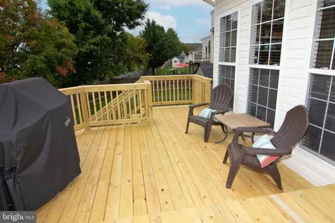 Exterior - 1807 Rainbow Falls Ct, Frederick, MD 21702 photo 4 of 10