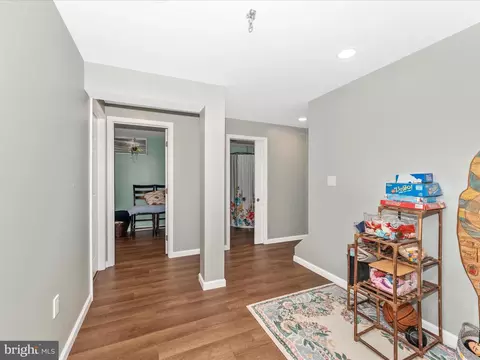 Entry Way - 8220 Red Wing Ct, Frederick, MD 21701 photo 3 of 4