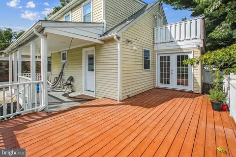 Exterior - 904 Oak St, Frederick, MD 21703 photo 13 of 17