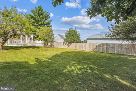 Exterior - 904 Oak St, Frederick, MD 21703 photo 10 of 17