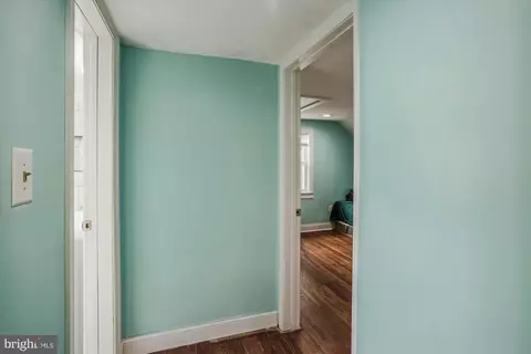 Entry Way - 904 Oak St, Frederick, MD 21703 photo 6 of 8