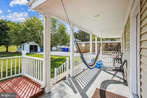 Exterior - 904 Oak St, Frederick, MD 21703 photo 15 of 17