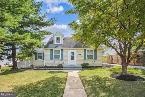 904 Oak St, Frederick, MD 21703