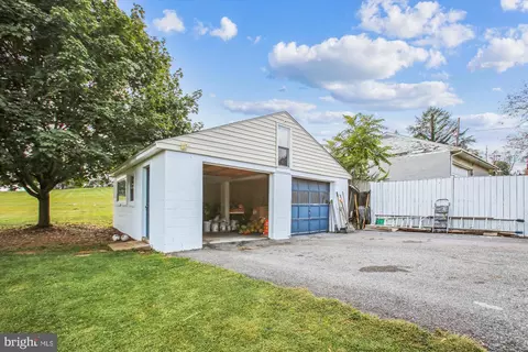 Exterior - 904 Oak St, Frederick, MD 21703 photo 3 of 17