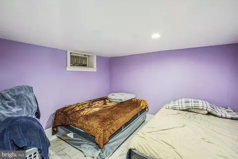 Bedroom - 904 Oak St, Frederick, MD 21703 photo 6 of 7
