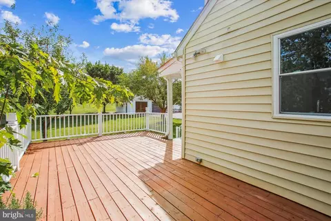 Exterior - 904 Oak St, Frederick, MD 21703 photo 12 of 17