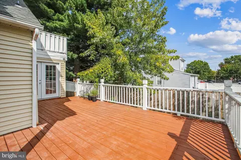 Exterior - 904 Oak St, Frederick, MD 21703 photo 14 of 17