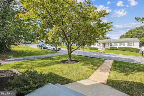 Exterior - 904 Oak St, Frederick, MD 21703 photo 6 of 17