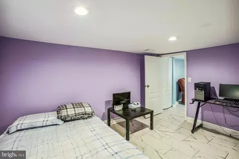 Bedroom - 904 Oak St, Frederick, MD 21703 photo 7 of 7