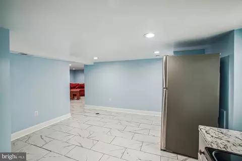 Entry Way - 904 Oak St, Frederick, MD 21703 photo 8 of 8