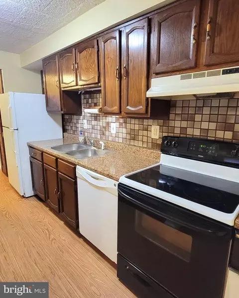 995 D Heather Ridge Dr #4D, Frederick, MD 21702 photo 4
