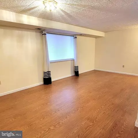 995 D Heather Ridge Dr #4D, Frederick, MD 21702 photo 2