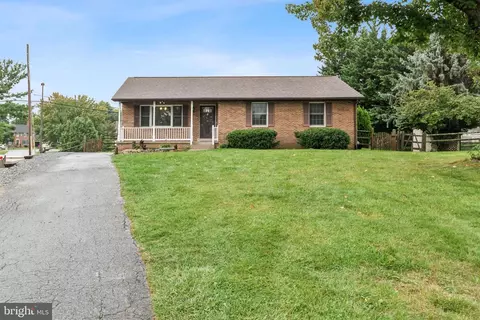 8202 Winter Snow Ct, Frederick, MD 21702 photo 2