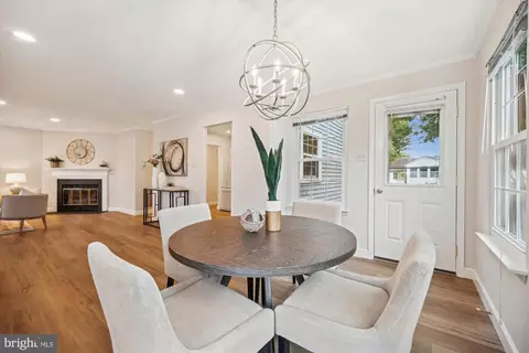 Dining - 6905 Hackberry Ct, Frederick, MD 21703 photo 3 of 4