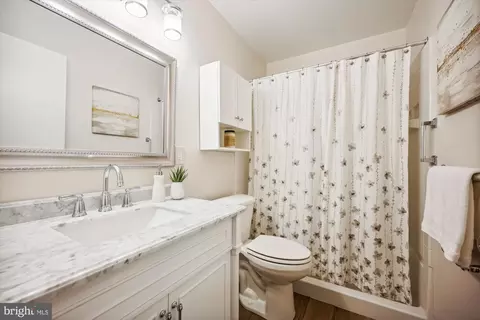 Bath - 6905 Hackberry Ct, Frederick, MD 21703 photo 1 of 3