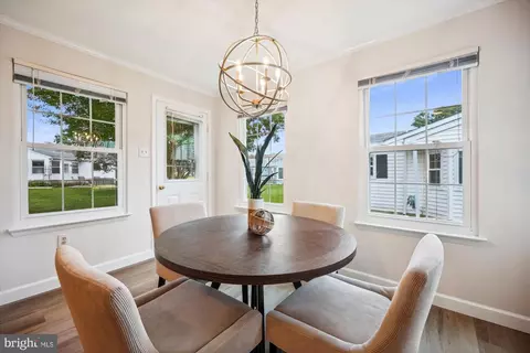 Dining - 6905 Hackberry Ct, Frederick, MD 21703 photo 2 of 4