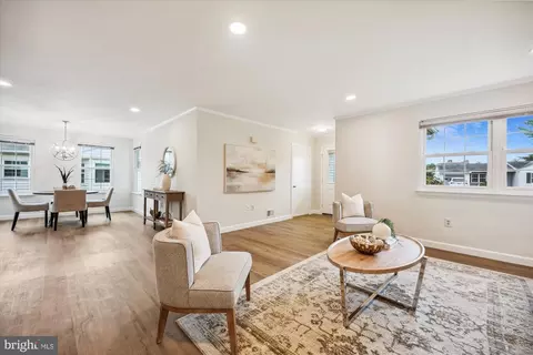 Living - 6905 Hackberry Ct, Frederick, MD 21703 photo 3 of 4