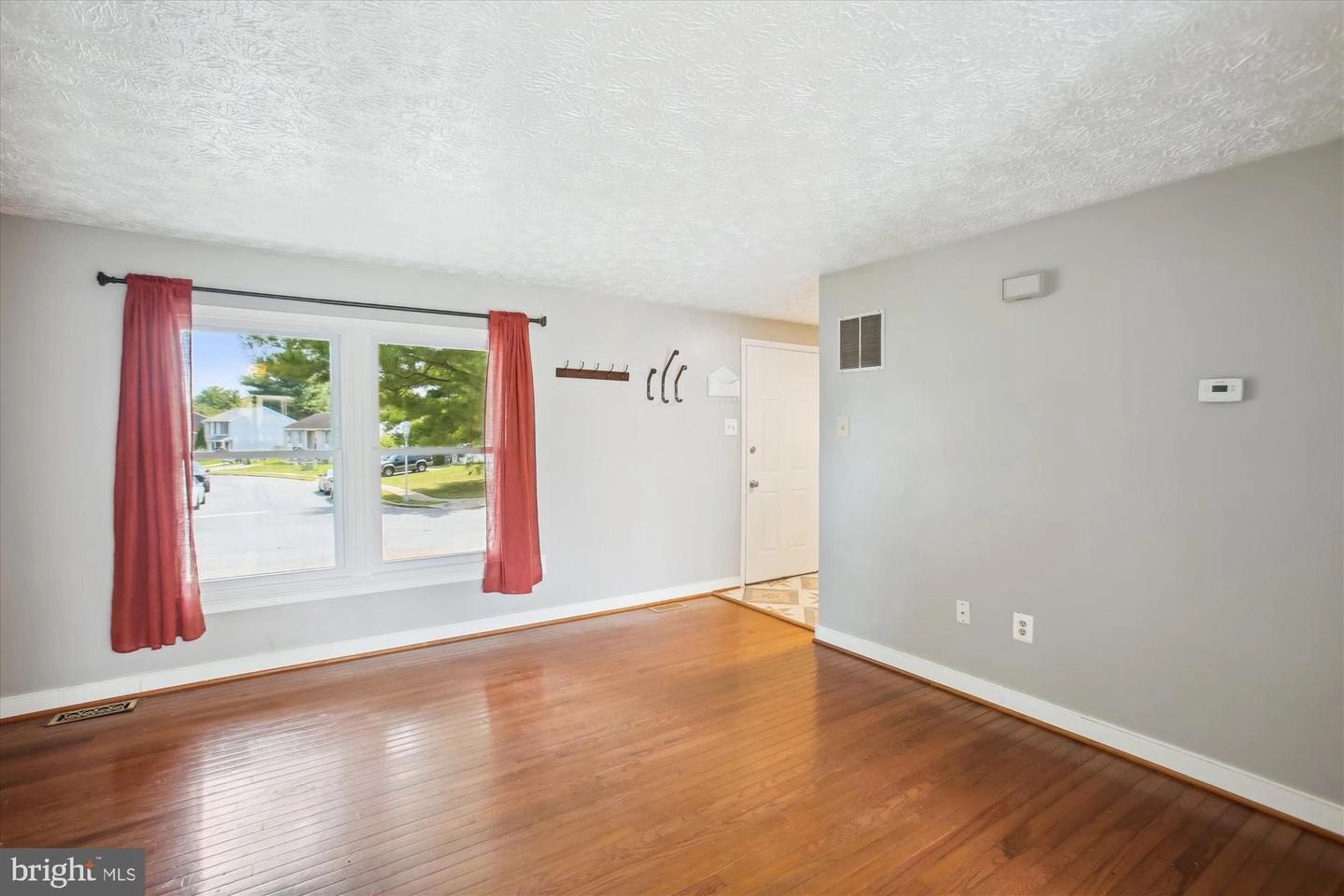 Living - 209 Savage Rd, Frederick, MD 21702 photo 4 of 4