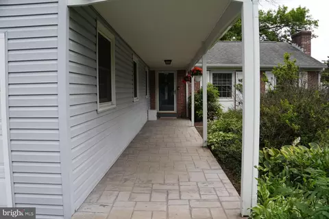4524 Willow Tree Dr, Middletown, MD 21769 photo 2