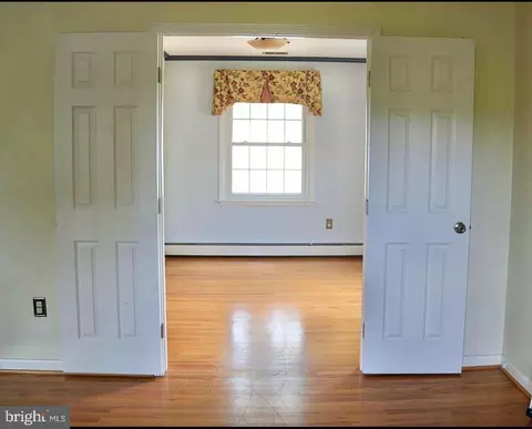 4524 Willow Tree Dr, Middletown, MD 21769 photo 9