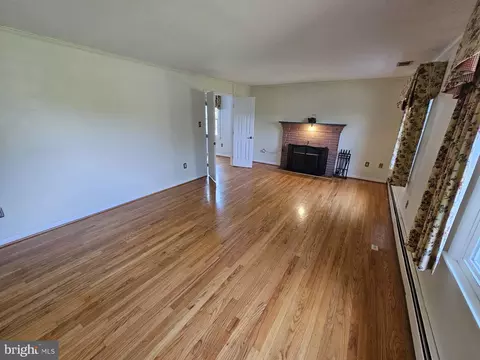 4524 Willow Tree Dr, Middletown, MD 21769 photo 6