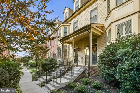 12 Maxwell Sq, Frederick, MD 21701